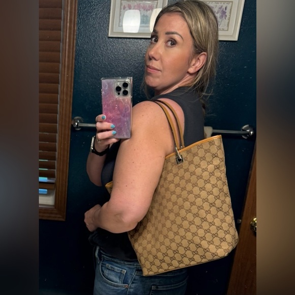 GUCCI Tan Bucket Tote with Silver Hardware- PRISTINE! - Picture 8 of 12